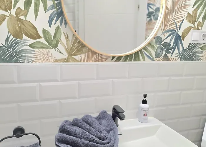 Salome Nogalera Sea View 2 Bedroom Center Walking Distance To The And Train Station By Namaste Elite Apartment *