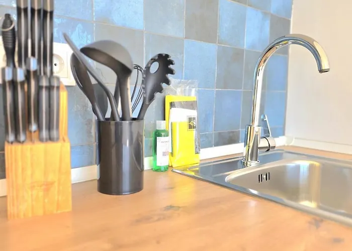 Salome Nogalera Sea View 2 Bedroom Center Walking Distance To The And Train Station By Namaste Elite Apartment *