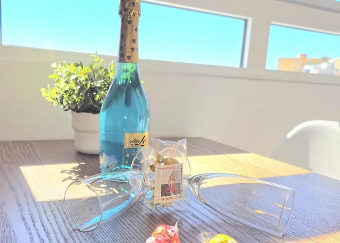 Salome Nogalera Sea View 2 Bedroom Center Walking Distance To The And Train Station By Namaste Elite Апартаменты Торремолинос