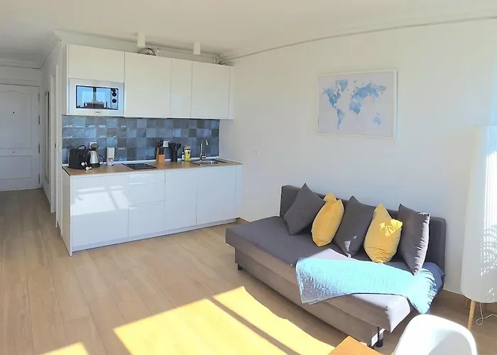 Salome Nogalera Sea View 2 Bedroom Center Walking Distance To The And Train Station By Namaste Elite Апартаменты Торремолинос