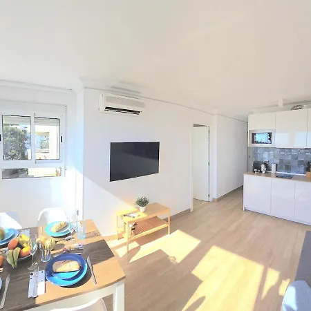 Salome Nogalera Sea View 2 Bedroom Center Walking Distance To The And Train Station By Namaste Elite Torremolinos