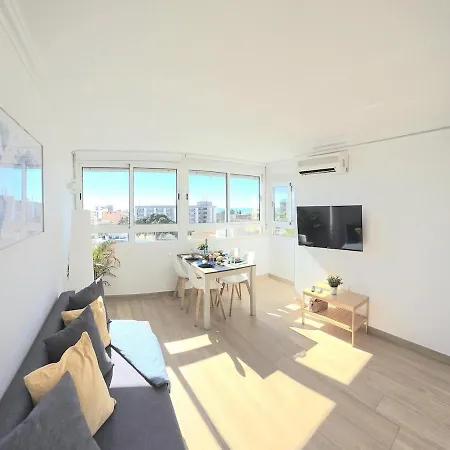 Salome Nogalera Sea View 2 Bedroom Center Walking Distance To The And Train Station By Namaste Elite Appartamento Torremolinos