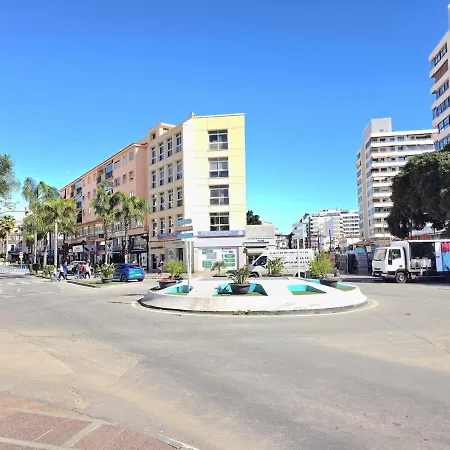 Salome Nogalera Sea View 2 Bedroom Center Walking Distance To The And Train Station By Namaste Elite דירה טורמולינוס