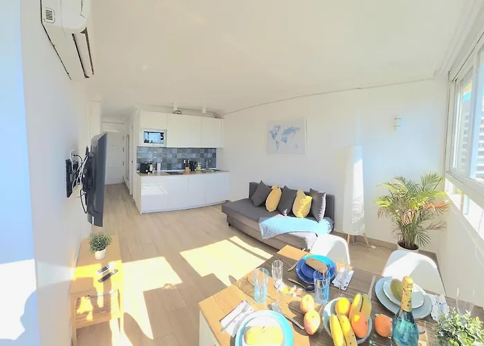 Salome Nogalera Sea View 2 Bedroom Center Walking Distance To The And Train Station By Namaste Elite Lejlighed Torremolinos